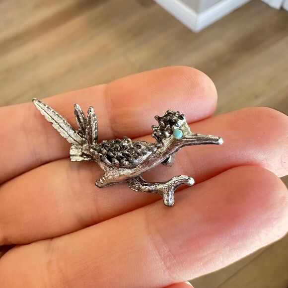 Vintage Small Silver Tone and Turquoise Bird Road Runner Brooch Pin - Picture 1 of 3